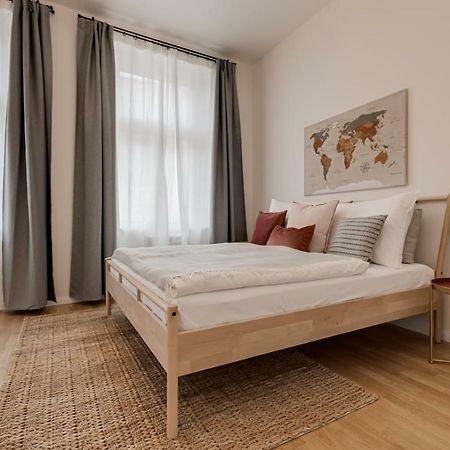 My Prague Apartments Stepanska Bagian luar foto