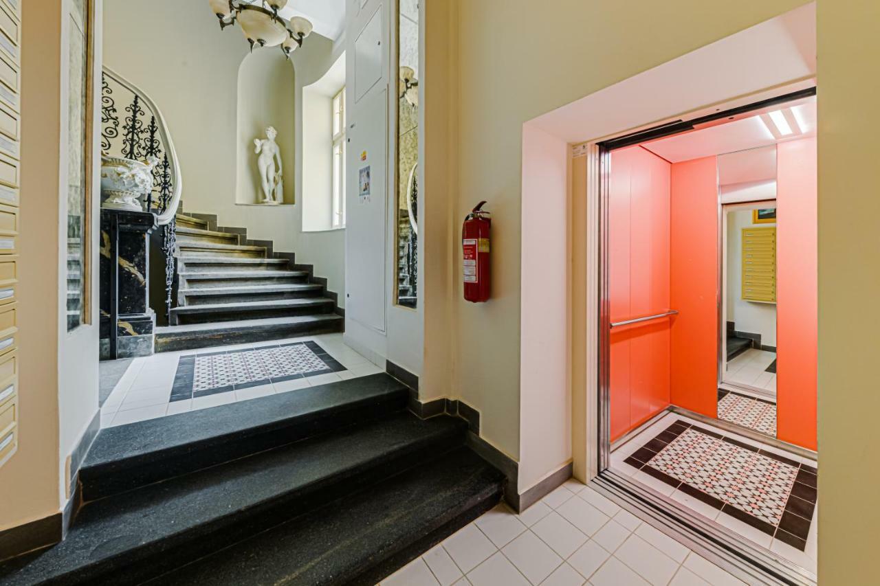 My Prague Apartments Stepanska Bagian luar foto