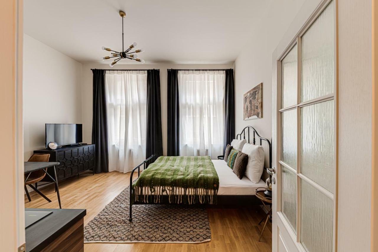 My Prague Apartments Stepanska Bagian luar foto