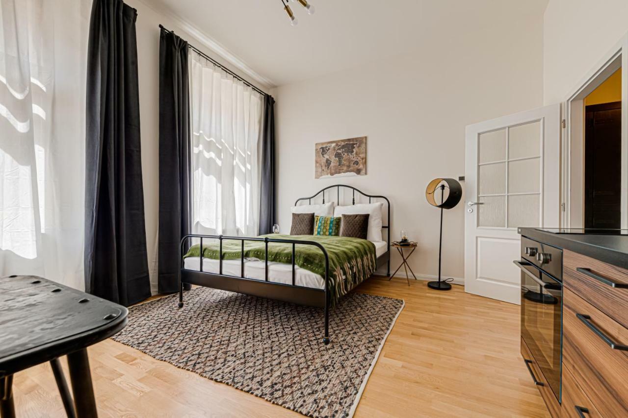 My Prague Apartments Stepanska Bagian luar foto