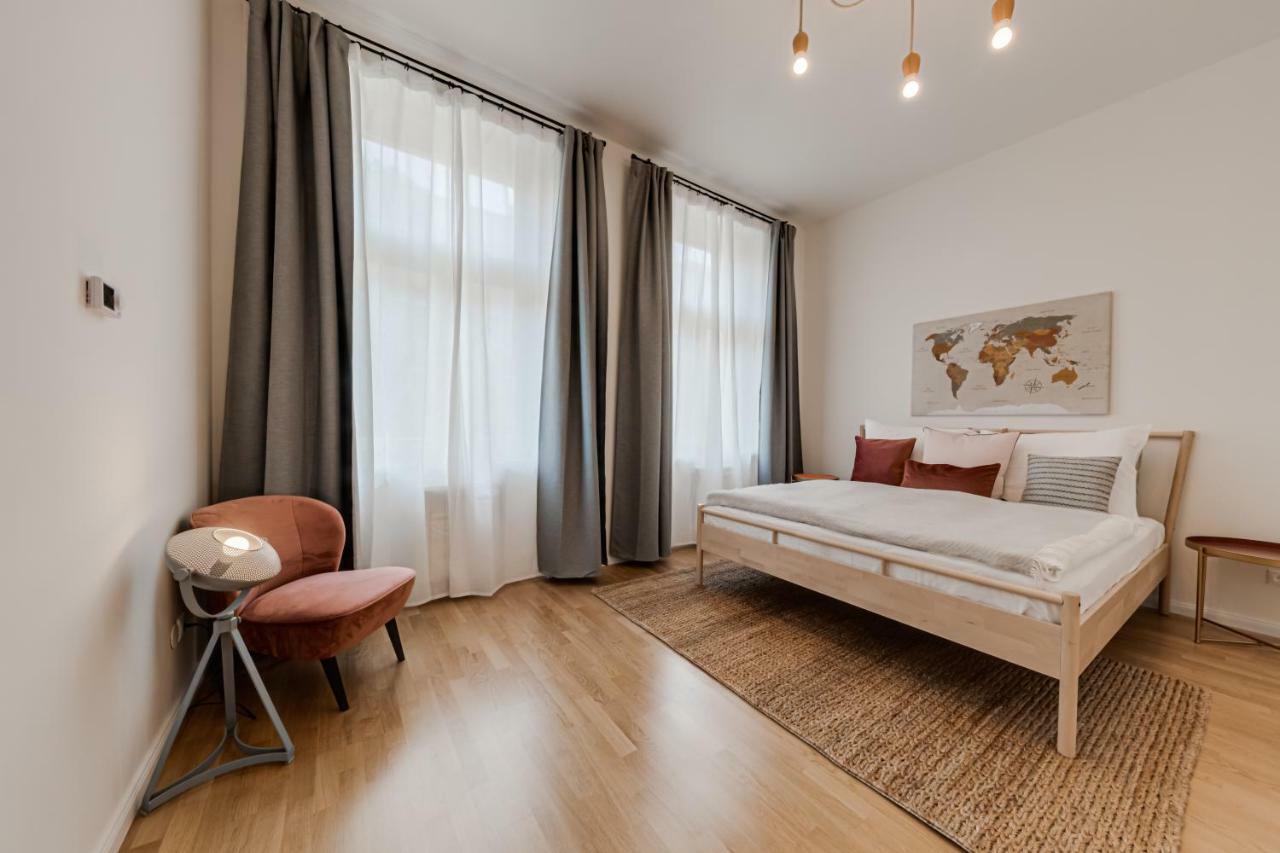 My Prague Apartments Stepanska Bagian luar foto